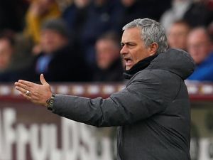 Mourinho Yakin Sanchez Akan Gabung MU