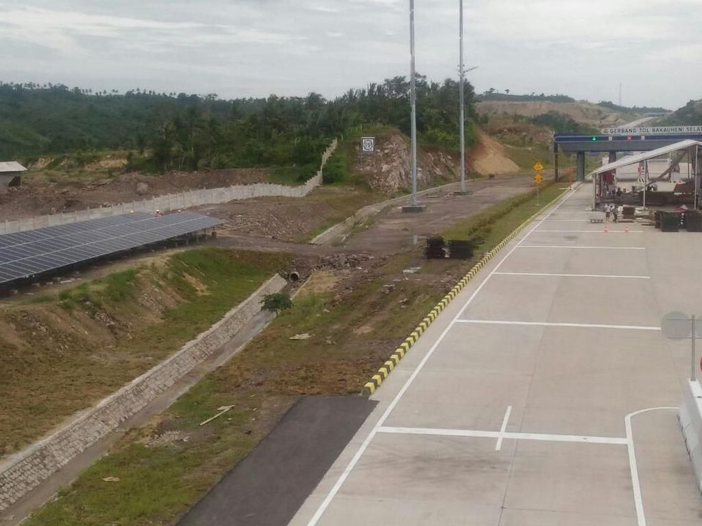 Tol Bakauheni yang Diresmikan Jokowi Dilengkapi PLTS 46 kWp