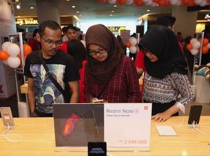 Antrean Panjang Warnai Pembukaan Mi Store di Pluit