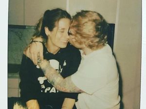 Selamat! Ed Sheeran Tunangan dengan Cherry Seaborn