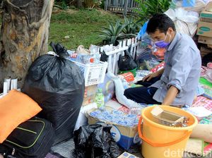 Kondisi Terkini Para Pencari Suaka di Trotoar Kalideres