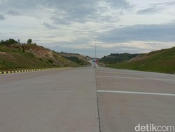 Diresmikan Jokowi, 2 Ruas Tol Bakauheni Digratiskan