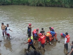 Ardi Tewas Saat Berenang di Sungai Cimanuk Garut
