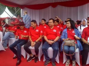 2.000 Pengunjung Monas Antre Bikin Paspor di Festival Imigrasi 2.000 Pengunjung Monas Antre Bikin Paspor di Festival Imigrasi