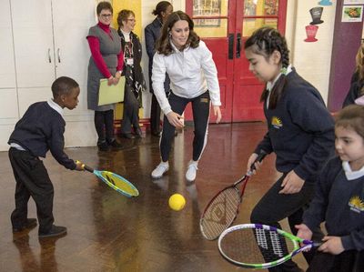 Foto: Lihat Gesitnya Kate Middleton Berolahraga saat Hamil 5 Bulan