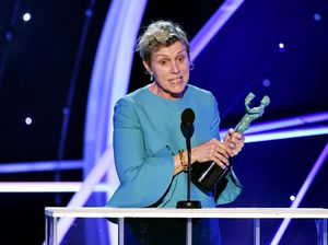 Frances McDormand dan Gary Oldman, Aktris dan Aktor Terbaik di SAG Awards 2018 Frances McDormand dan Gary Oldman, Aktris dan Aktor Terbaik di SAG Awards 2018