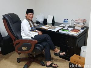 Mengintip Ruang Kerja Mungil Sandiaga Uno di Balai Kota DKI Mengintip Ruang Kerja Mungil Sandiaga Uno di Balai Kota DKI