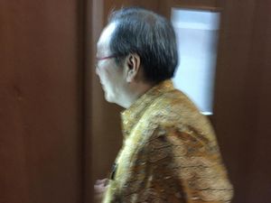 Pengusaha Made Oka Masagung Muncul Jelang Sidang Novanto Pengusaha Made Oka Masagung Muncul Jelang Sidang Novanto