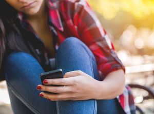 Virus Corona Menular Lewat HP China? Bisa Banget Kalau Begini Situasinya Virus Corona Menular Lewat HP China? Bisa Banget Kalau Begini Situasinya