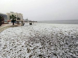 Mau Liburan ke Pantai, Eh.. Malah Tertutup Salju