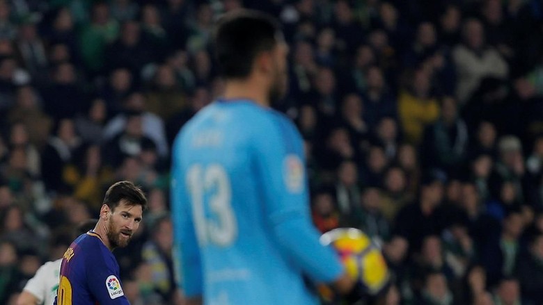 Adan Puji Aksi Messi yang Jebol Gawangnya Dua Kali Adan Puji Aksi Messi yang Jebol Gawangnya Dua Kali