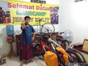 Si Jersey Kulit dari Bantul, Gowes Telanjang Dada Serukan Antinarkoba