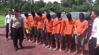 Foto: Barisan Para Pengemudi Grab Pengantar Tuyul