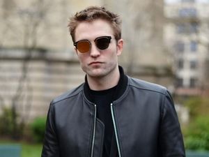 Robert Pattinson, Aktor Tertampan Tapi Bau Badan Robert Pattinson, Aktor Tertampan Tapi Bau Badan