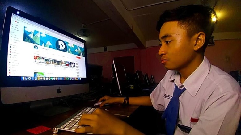 Pelajar Ini Raup Jutaan Rupiah dari  YouTube Apa  yang 