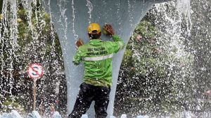 Perawatan Air Mancur Bunderan BI Jakarta