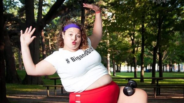 Foto Inspirasi dari Wanita dengan Tubuh Tambun yang Jadi Model Bikini