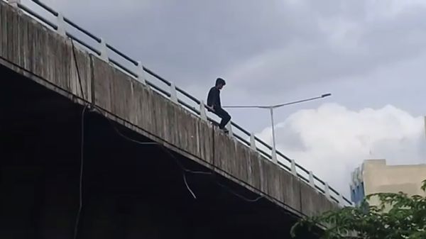 Foto: Ini Flyover yang Jadi Lokasi Pria Lompat di Video Viral