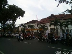 Jelang Vonis Demo Palu Arit, Massa Anti Komunis Gelar Konvoi