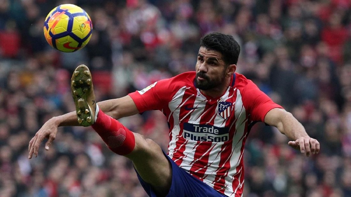 Diego Costa menambah ancaman untuk Arsenal di semifinal leg kedua Liga Europa. (Foto: Sergio Perez/Reuters)