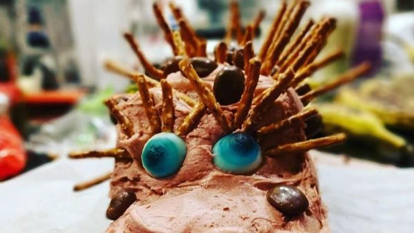 Niat Bikin Kue Lego dan Hulk, Tapi Kok Hasilnya Hancur Begini?