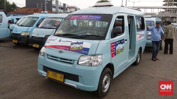 Angkot yang tergabung dalam layanan OK Otrip, di Jakarta, 2018.