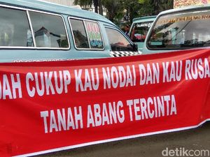 Tuntutan Sopir Angkot: Kembalikan Trayek, Hapus Tanah Abang Explorer