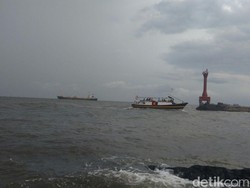 Diterjang Gelombang, Penumpang Kapal Tujuan Pulau Gili Jatuh ke Laut