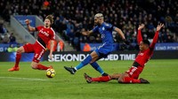 Riyad Mahrez, gelandang serang (Leicester City). Kembali tampil impresif bersama Leicester dan menandai penampilannya lawan Watford dengan gol di menit-menit akhir dalam kemenangan 2-0. (Foto: David Klein/REUTERS)