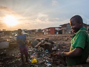 Sampah Elektronik, Madu atau Racun?
