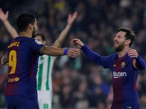Suarez Tebengi Messi, Sang Istri Jadi Duduk di Belakang Deh