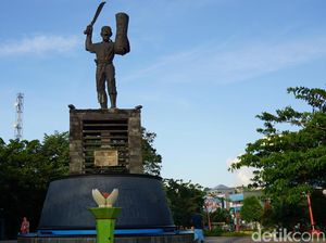 Liburan ke Ambon, Mesti Lihat Patung Pattimura