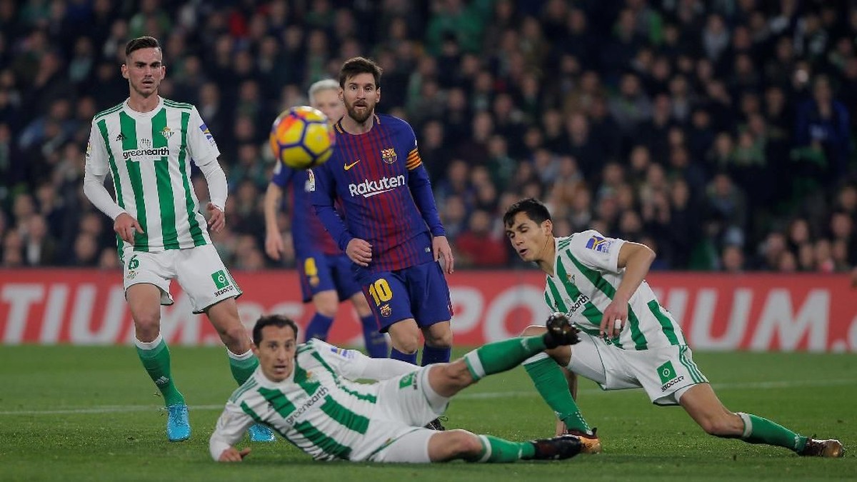 Barcelona menang telak di markas Real Betis 5-0. (Foto: Jon Nazca/Reuters)