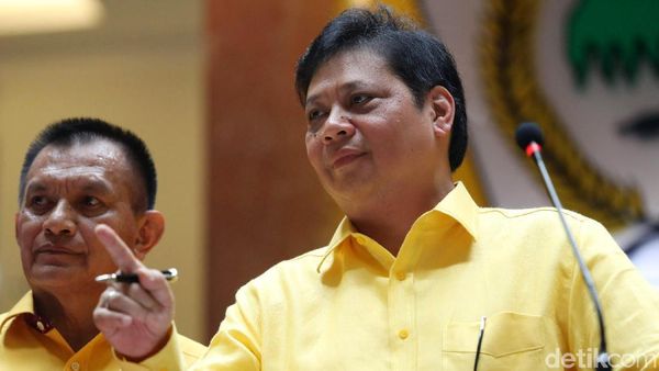 Airlangga Umumkan Pengurus Baru Golkar
