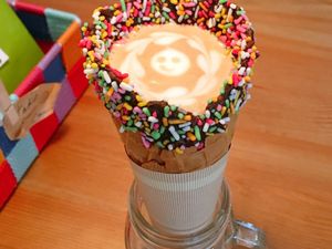 Kreatif! Kafe di Tokyo Ini Sajikan Kopi dan Matcha Pakai Waffle Cone