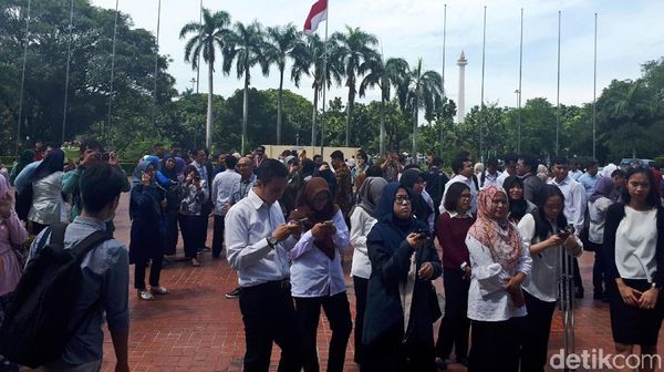Berhamburan, Pegawai Kementerian BUMN Keluar Gedung Gara-gara Gempa