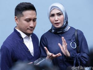 Polisikan Salah Satu Suami Artis, Arie Untung Ngaku Rugi Ratusan Juta Polisikan Salah Satu Suami Artis, Arie Untung Ngaku Rugi Ratusan Juta