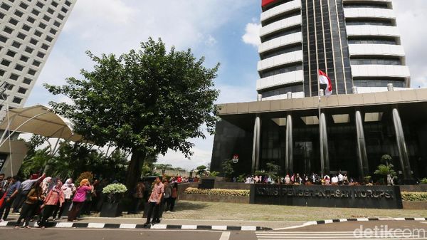 Karyawan KPK Juga Berhamburan Keluar Akibat Gempa