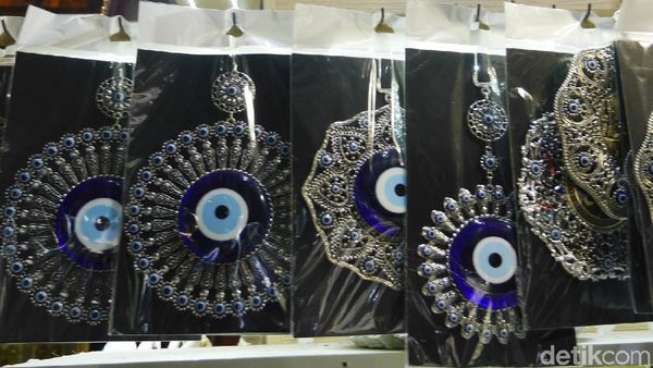 Foto: Suvenir Mata Setan