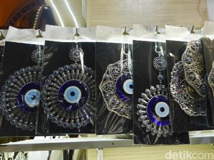 Foto: Suvenir Mata Setan