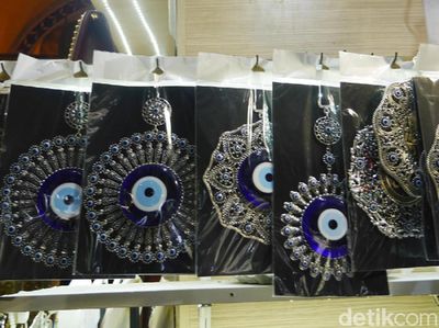 Foto: Suvenir Mata Setan