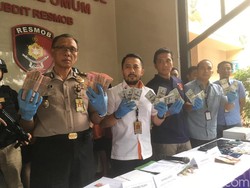 Bermodal Uang Palsu, Penipu ini Raup Untung Ratusan Ribu Dolar AS