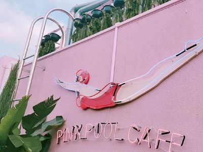 Bisa Puas Selfie di Stylenanda Pink Pool Cafe yang Serba Pink dan Girly Ini