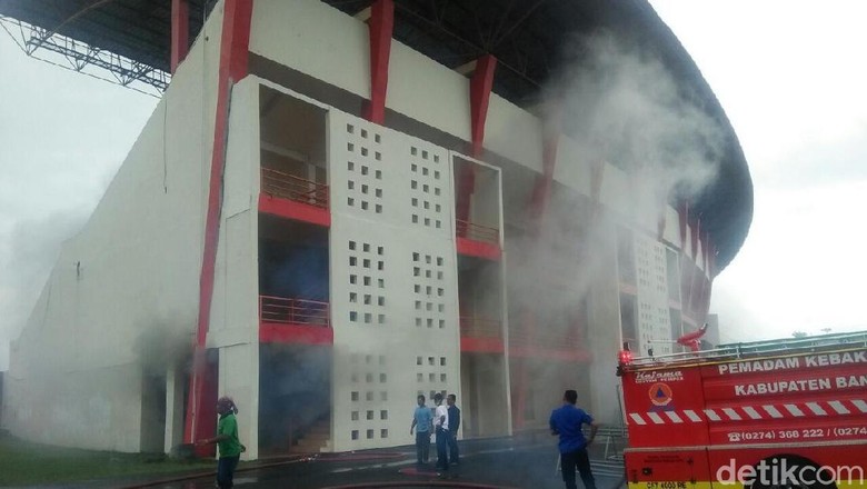 Stadion Kandang PS TNI dan Persiba Bantul Kebakaran Stadion Kandang PS TNI dan Persiba Bantul Kebakaran