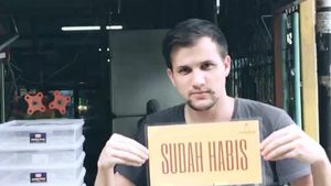 Bukan Restoran Mewah, 8 Artis Ini Pilih Berbisnis Warung Kaki Lima