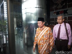 Usai Diperiksa KPK, Wali Kota Mojokerto Tak Ditahan KPK