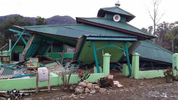 Foto: Masjid di Kabupaten Bogor yang Ambruk karena Gempa Banten