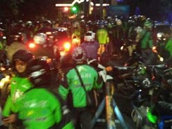 Nyaris Bentrok, Kelompok Ojol dan Opang di UI Dibubarkan Polisi