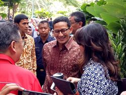 Usai Gempa, Sandiaga Pilih Rapat di Halaman Balai Kota