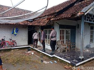Wagub dan Wakapolda Banten Tinjau Rumah Rusak Akibat Gempa